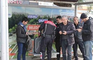 Yemek yemeye gitti, valizlerinden oluyordu