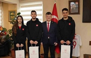 Balkan Şampiyonları İl Müdürü Fillikçioğlu...