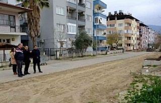 Başkan Doğanca, parke döşeme çalışmalarını...
