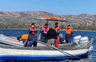 Jandarma ekipleri Bafa Gölü’nde denetimlerine...