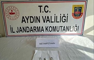 Jandarma uyuşturucuya geçit vermiyor: 5 gözaltı