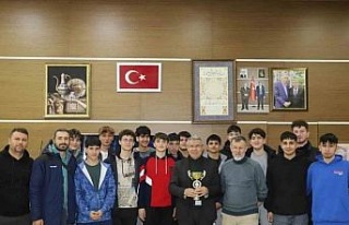 Köşkün hentbol takımı Yıldız Erkekler kategorisinde...