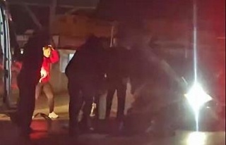 Kuşadası’nda motosiklet ile otomobil çarpıştı:...