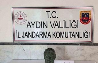 Roma dönemine ait büstü satmak isterken yakalandılar