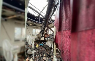 Sobadan çıkan yangın evi küle çevirdi