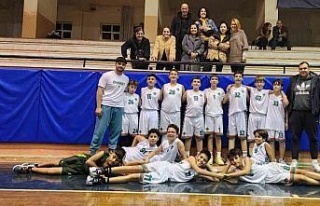 Sökeli basketciler namağlup şampiyon oldu