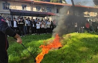 Aydın’da itfaiye ekipleri üniversite öğrencilerine...