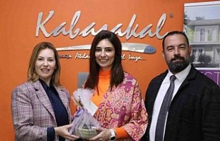 Başkan Arıkan Meclis’in kadın üyelerini ve kadın...
