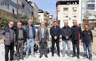 Başkan Tetik, yol yenileme çalışmalarını yerinde...