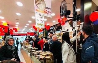 Bayram hazırlıklarının gözdesi kuruyemişçiler...