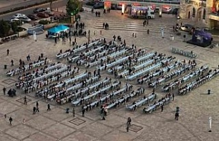 Didim Belediyesi Ramazan ayında 25 bin kişiye iftar...