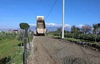 Efeler’in yolları güvenli hale getiriliyor