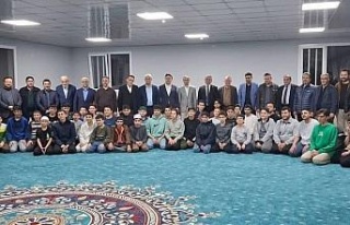 İş İnsanları hafızlar ile iftarda buluştu