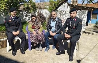 Jandarma ekipleri gazi ailelerini unutmadı