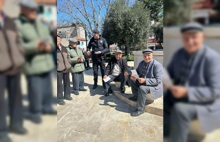 Karacasu’da polis ekipleri vatandaşları bilgilendirdi