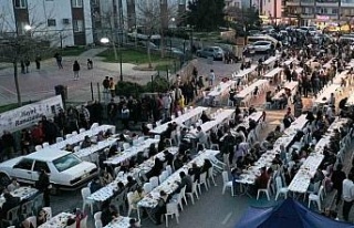 Kuşadası Belediyesi ilk iftar sofrasını Hacıfeyzullah...