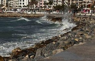 Kuşadası hafta sonu yazı, hafta içi kışı yaşadı