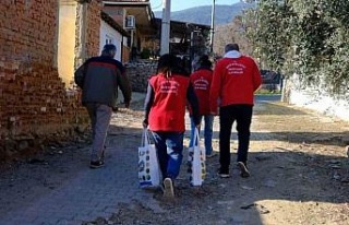 Kuyucak Belediyesi’nden ihtiyaç sahiplerine gıda...