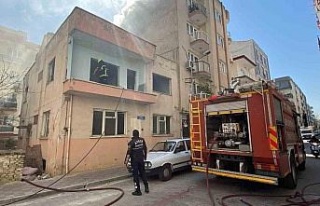 Metruk binadan yükselen alevler korkuttu