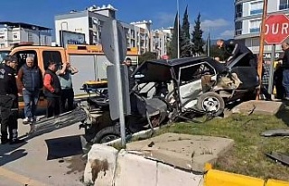 Tofaş otomobil hurdaya döndü: 1 ölü