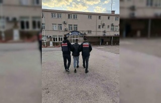 Uyuşturucudan hakkında 16 yıl hapis cezası bulunan...