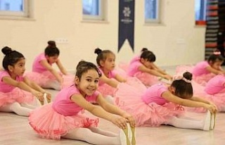 Büyükşehir’in kurslarıyla Aydınlı minikler...