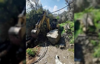 Efeler’de kapanan yola hızlı müdahale