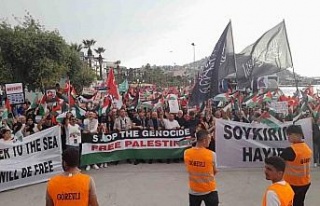 Kuşadası’nda Filistin’e destek yürüyüşü