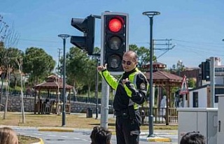 Kuşadası’nda geleceğin bilinçli sürücüleri...