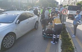 Motosiklet ile otomobil çarpıştı: 1 yaralı