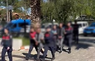 Parasını gasbedip, benzinle yakmaya çalıştılar