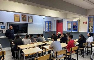 Söke Belediyesi sınavlar öncesi öğrencilerin...