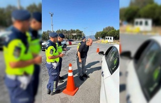 İl Jandarma Komutanı Aldemir, vatandaşların bayramını...