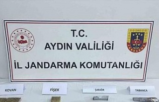 Silahla ateş eden şüpheli jandarma tarafından...