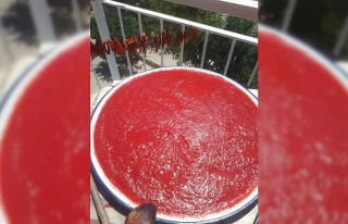 Aydın’da balkonlar kırmızıya boyandı