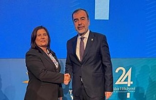 Başkan Erdem: "AK Parti’nin kurumsal kimliğiyle...