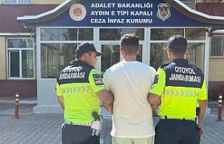 Jandarmanın dikkati sayesinde aranan şahıs yakalandı