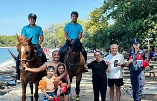 Kuşadası’nda jandarmadan KADES bilgilendirmesi