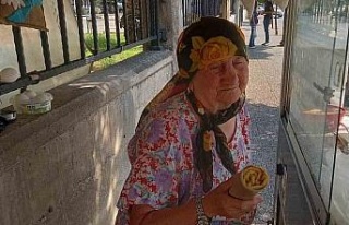 Mensure Teyze’nin çalışma azmi görenleri şaşırtıyor