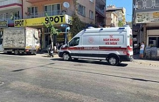 Motosikletle otomobil çarpıştı: 1 yaralı
