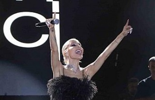 İrem Derici Sökelileri coşturdu