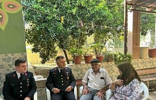 Jandarma şehit ailelerini unutmadı