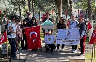 Efeler’de gençlerden vefa yürüyüşü