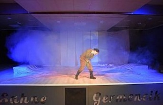 Kurtuluşun Kadınları tiyatrosu Germencik’te seyirciyle...