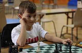 Minikler satrançta hünerlerini sergiledi