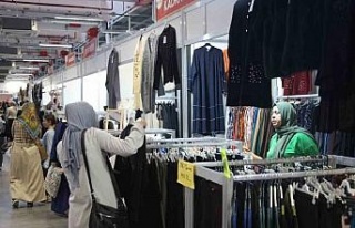 Aydın’daki giyim festivali yoğun ilgi görüyor