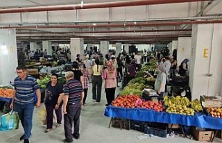 Buharkent’te Cuma trafiğine duba düzenlemesi