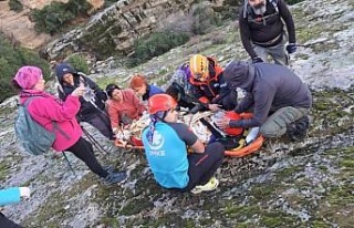 Yürüyüş yaparken dere yatağına düşen şahıs...