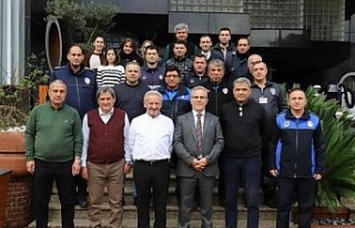 Başkan Tetik mesai arkadaşlarının yeni yılını...