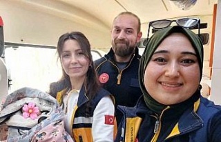 Bozdoğanlı ailenin bebeği ambulansta dünyaya geldi